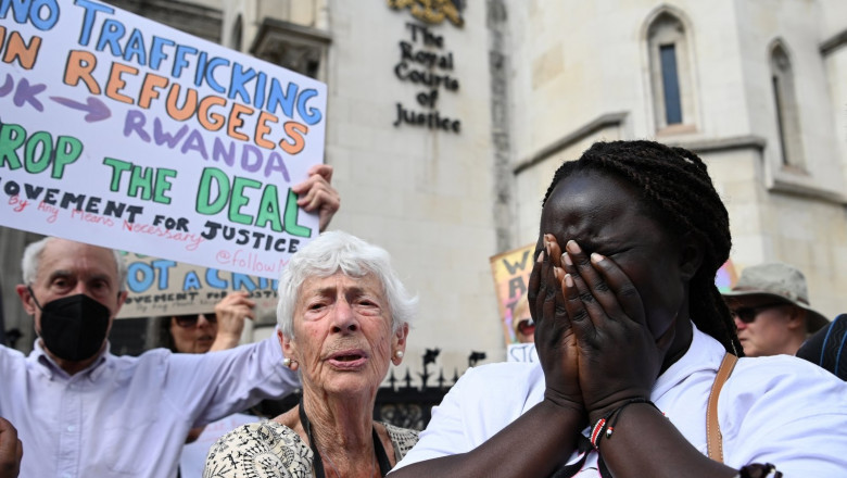 The Role of Immigration Solicitors in Handling Deportations from the UK